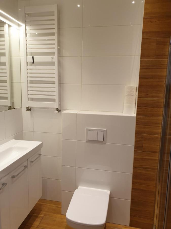 Maly Apartament W Zieleni Blisko Jeziora Шрода Великополска Екстериор снимка